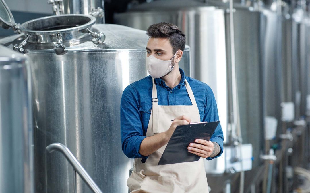 ¿Cómo se verifica la limpieza y desinfección en la industria alimentaria?